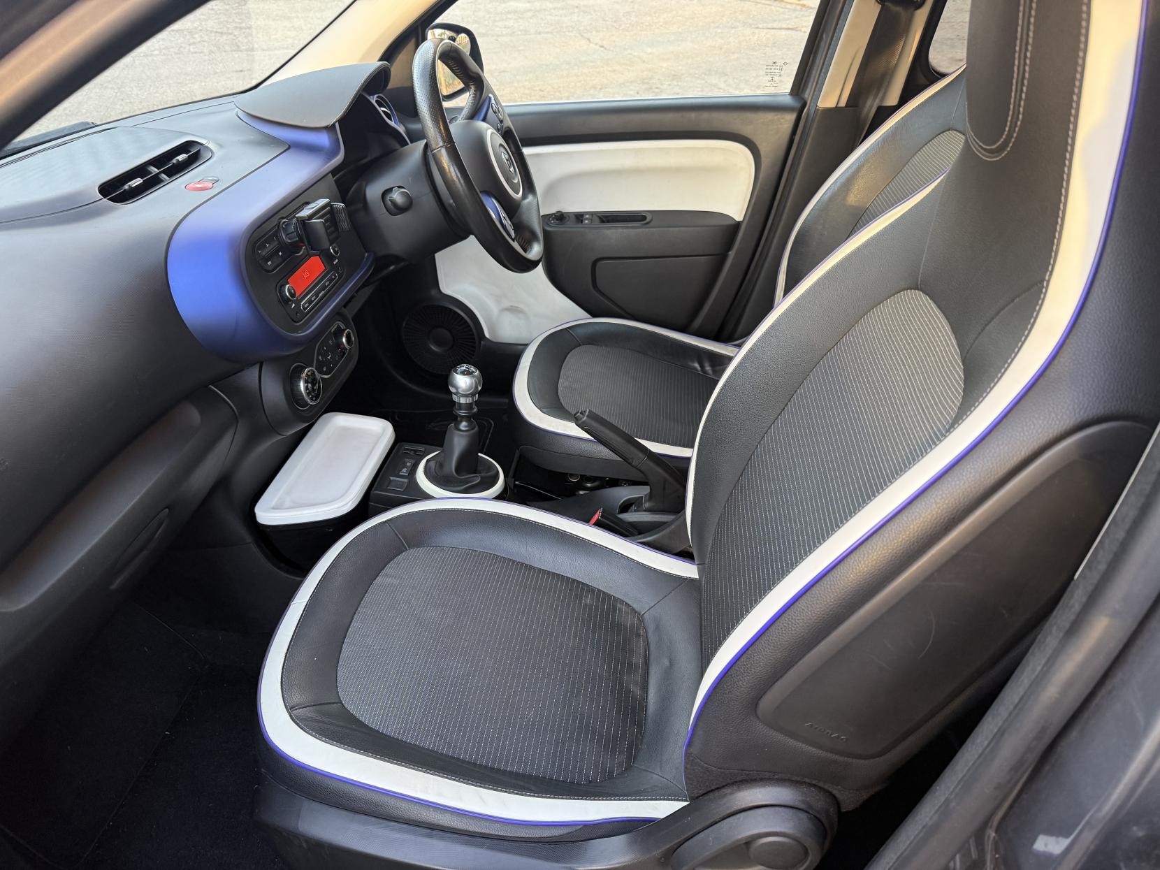 Renault Twingo 0.9 TCe ENERGY Iconic Hatchback 5dr Petrol Manual Euro 6 (s/s) (90 ps)