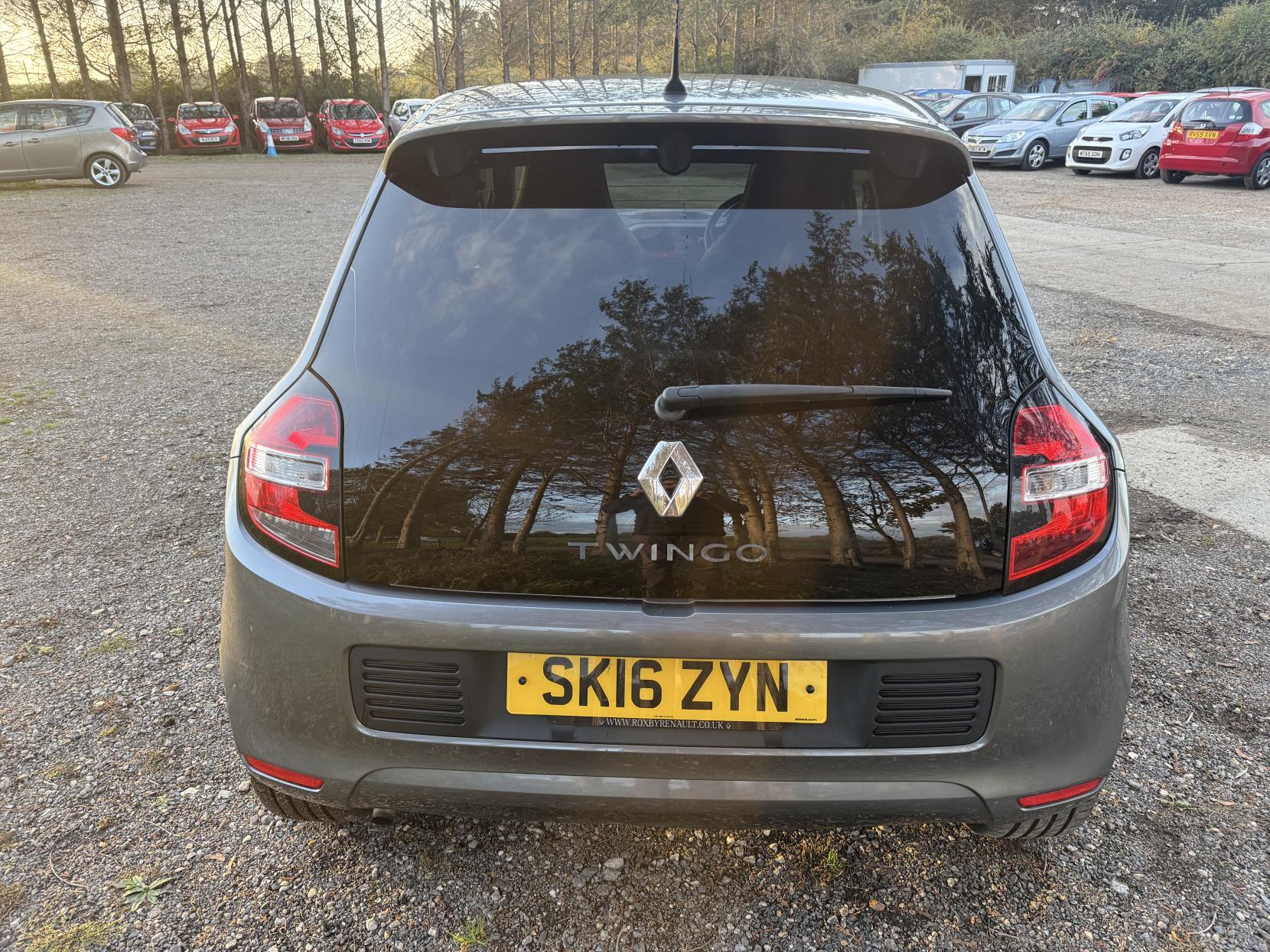 Renault Twingo 0.9 TCe ENERGY Iconic Hatchback 5dr Petrol Manual Euro 6 (s/s) (90 ps)