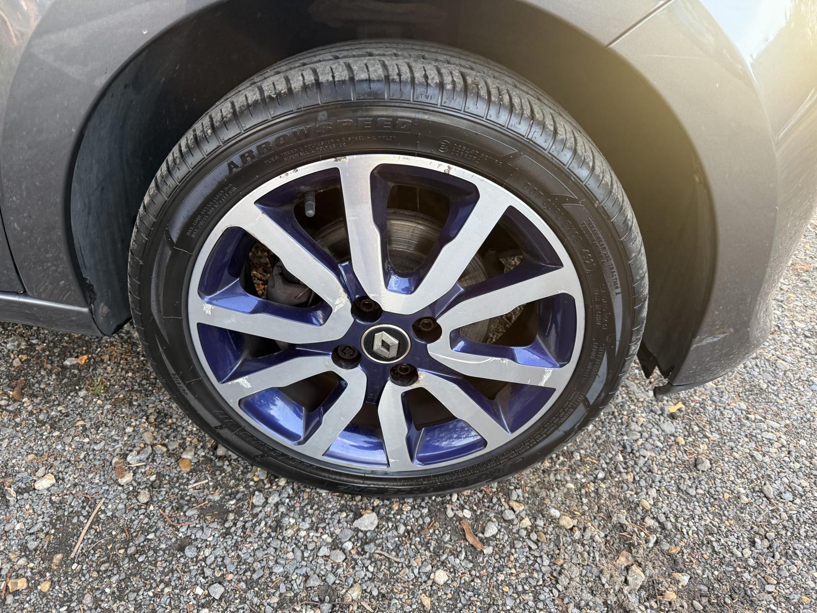 Renault Twingo 0.9 TCe ENERGY Iconic Hatchback 5dr Petrol Manual Euro 6 (s/s) (90 ps)