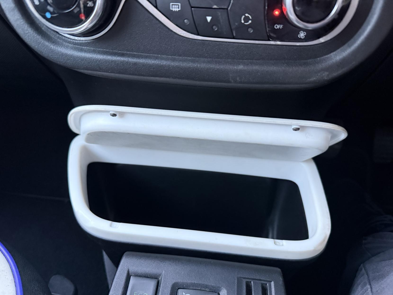 Renault Twingo 0.9 TCe ENERGY Iconic Hatchback 5dr Petrol Manual Euro 6 (s/s) (90 ps)