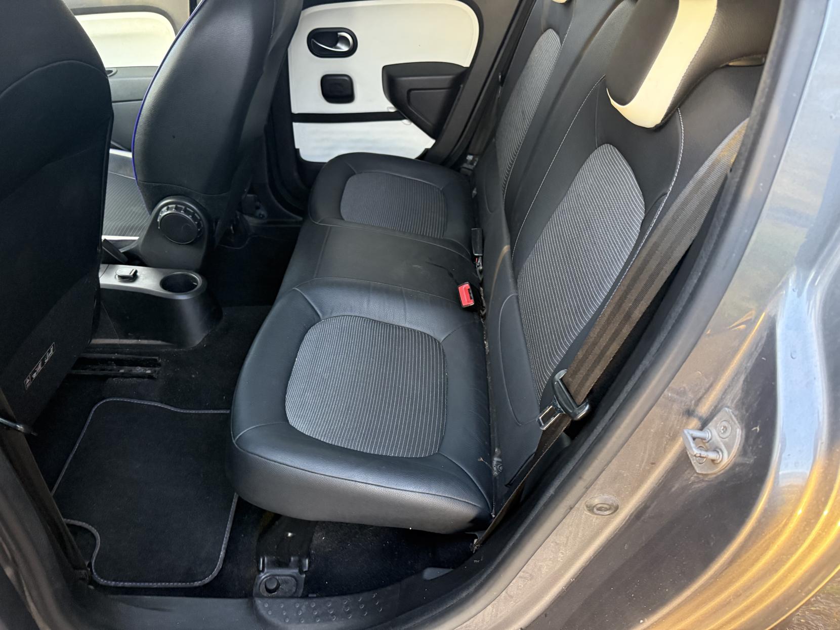 Renault Twingo 0.9 TCe ENERGY Iconic Hatchback 5dr Petrol Manual Euro 6 (s/s) (90 ps)