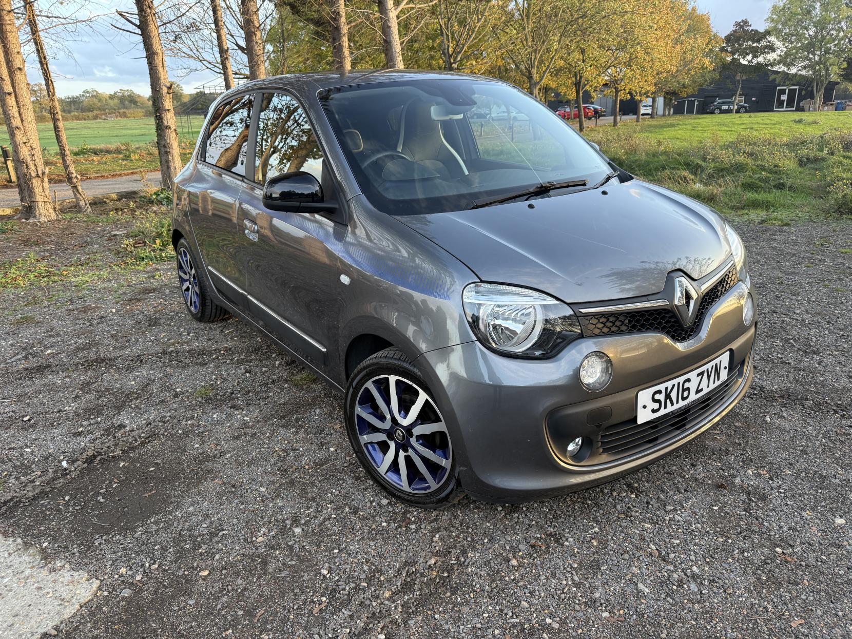 Renault Twingo 0.9 TCe ENERGY Iconic Hatchback 5dr Petrol Manual Euro 6 (s/s) (90 ps)